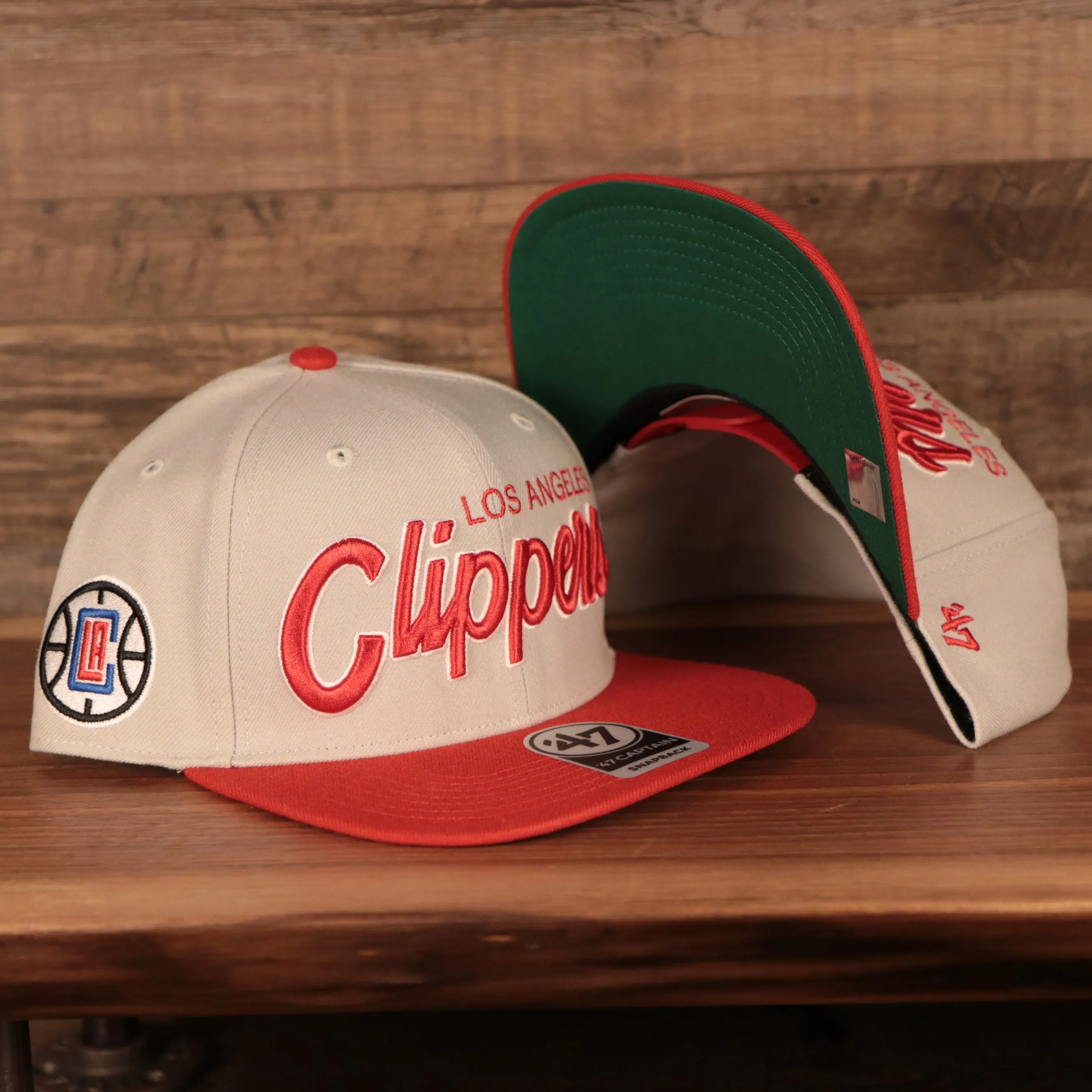 47 BRAND | LOS ANGELES CLIPPERS | CROSSTOWN SCRIPT TT | SNAPBACK HAT | GREEN BOTTOM | GRAY/RED | OSFM