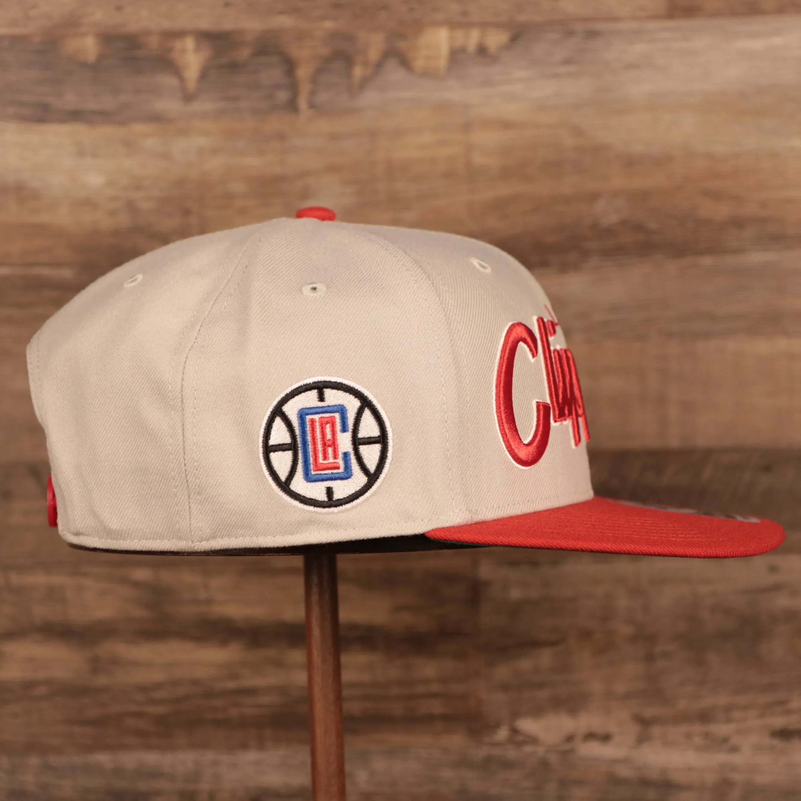 47 BRAND | LOS ANGELES CLIPPERS | CROSSTOWN SCRIPT TT | SNAPBACK HAT | GREEN BOTTOM | GRAY/RED | OSFM