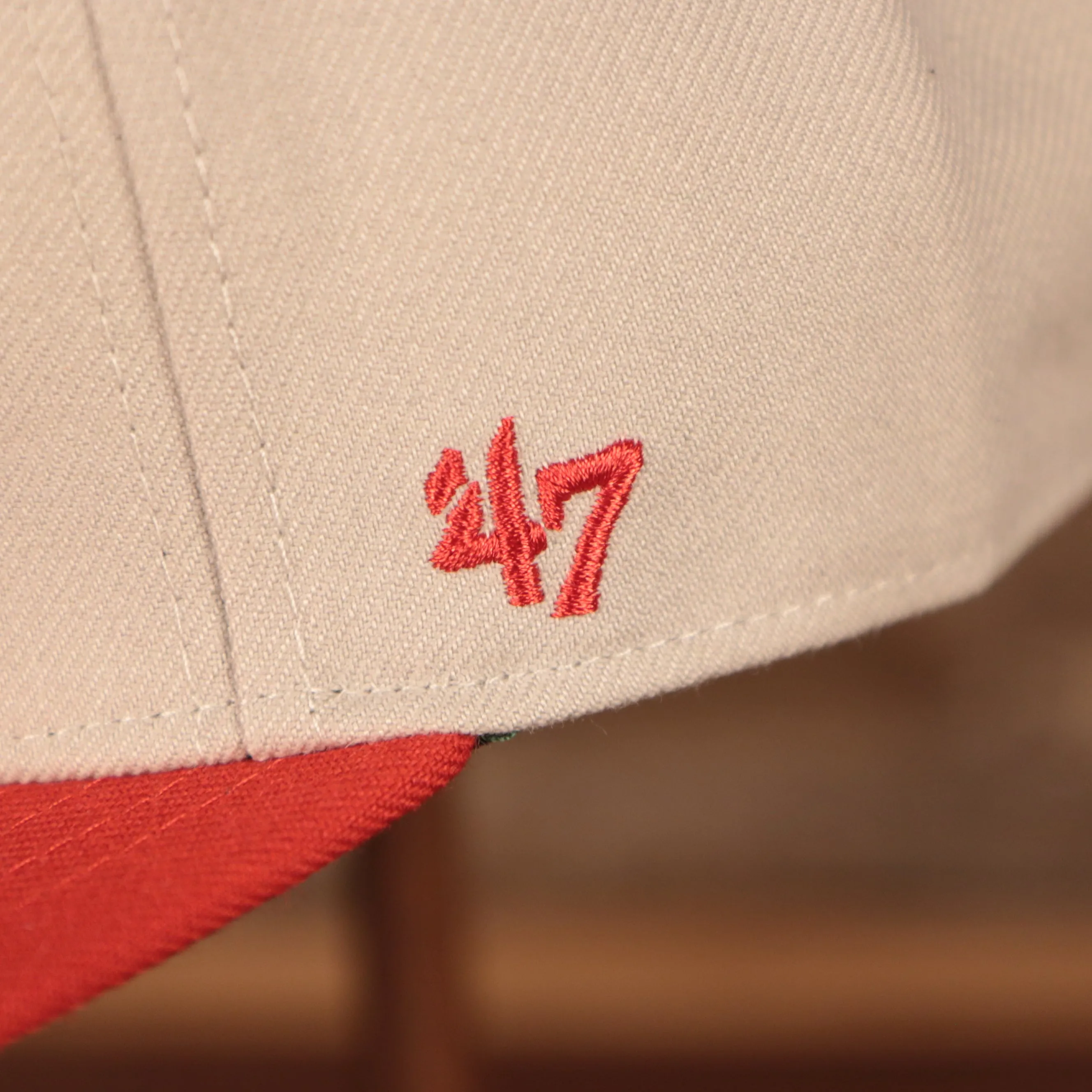 47 BRAND | LOS ANGELES CLIPPERS | CROSSTOWN SCRIPT TT | SNAPBACK HAT | GREEN BOTTOM | GRAY/RED | OSFM