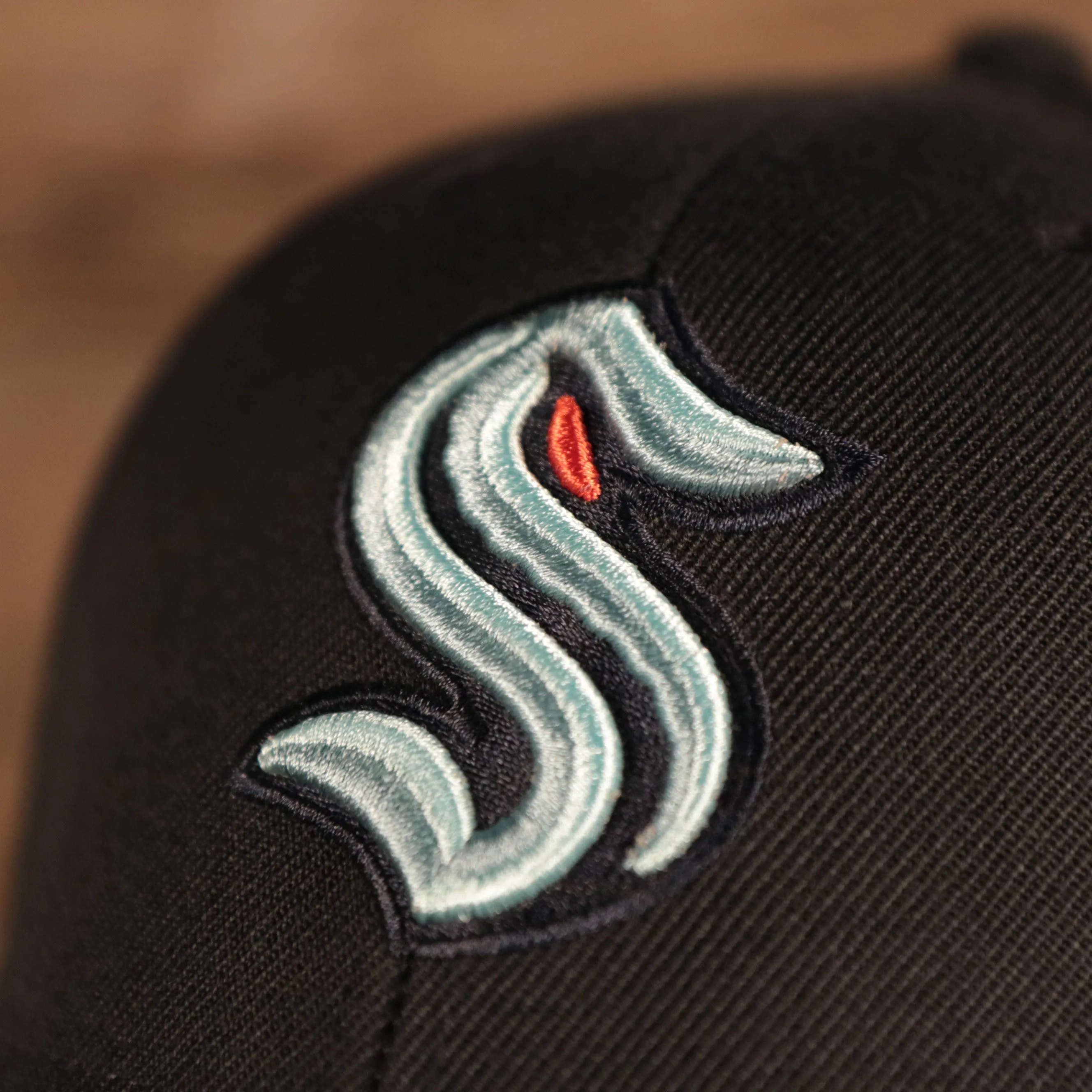 47 BRAND Seattle Kraken Cyan S Patch Front Velcro Adjustable MVP Dad Hat Gray Bottom Navy Blue OSFM