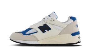 990 v2 USA White Blue