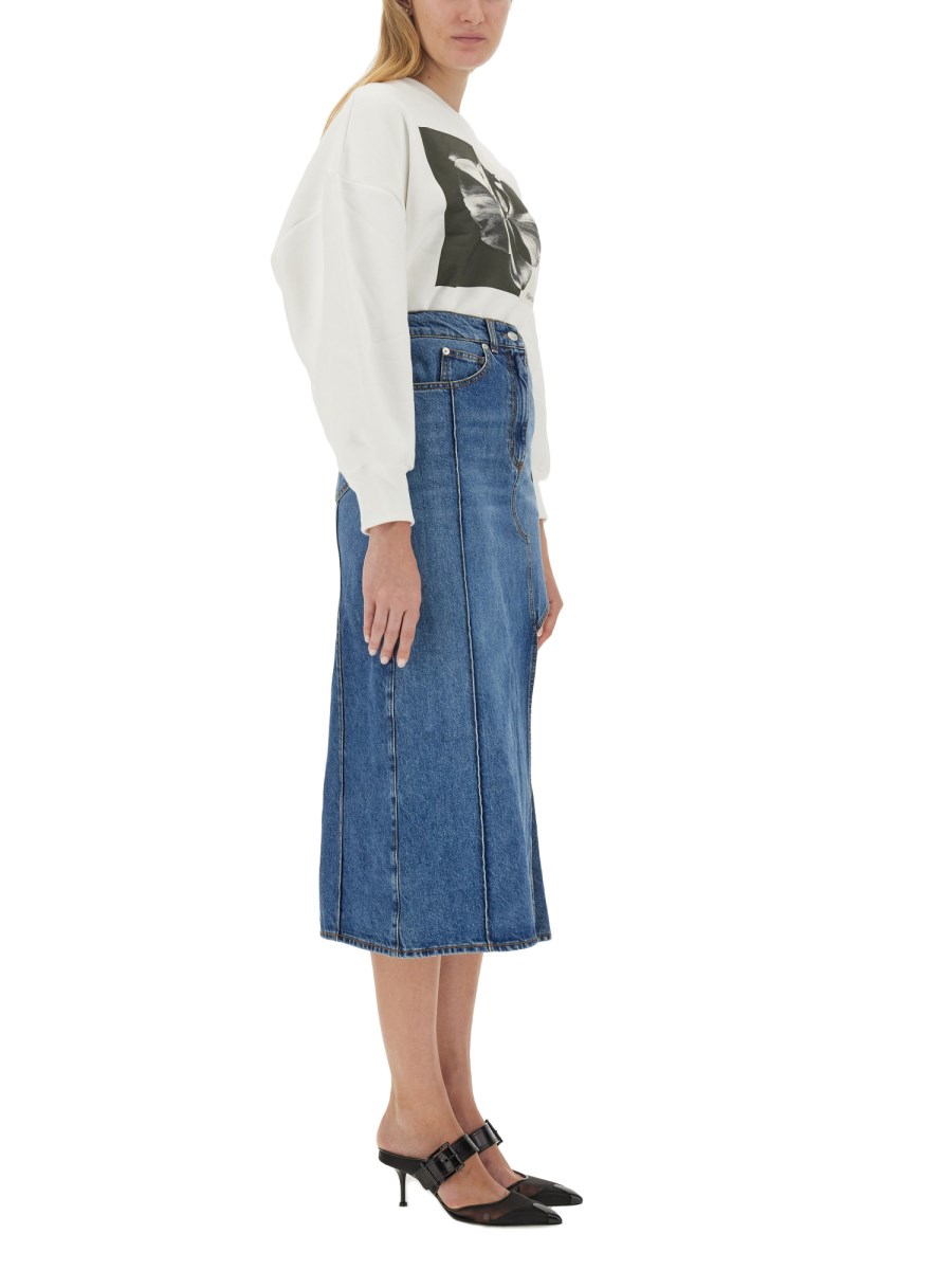 ALEXANDER McQUEEN      GONNA A TUBINO CON CUT-OUT IN DENIM DI COTONE