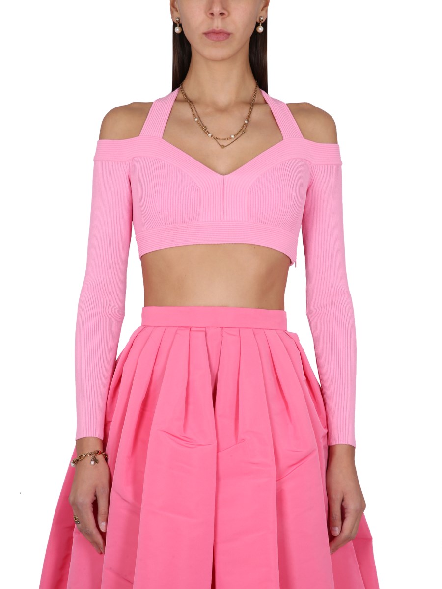 ALEXANDER McQUEEN      MAGLIA CROPPED CON INTAGLI 