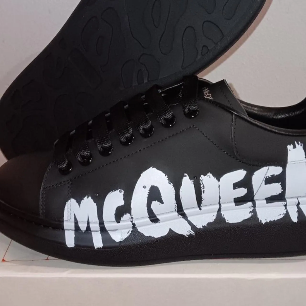 Alexander McQueen Men's Black Trainers