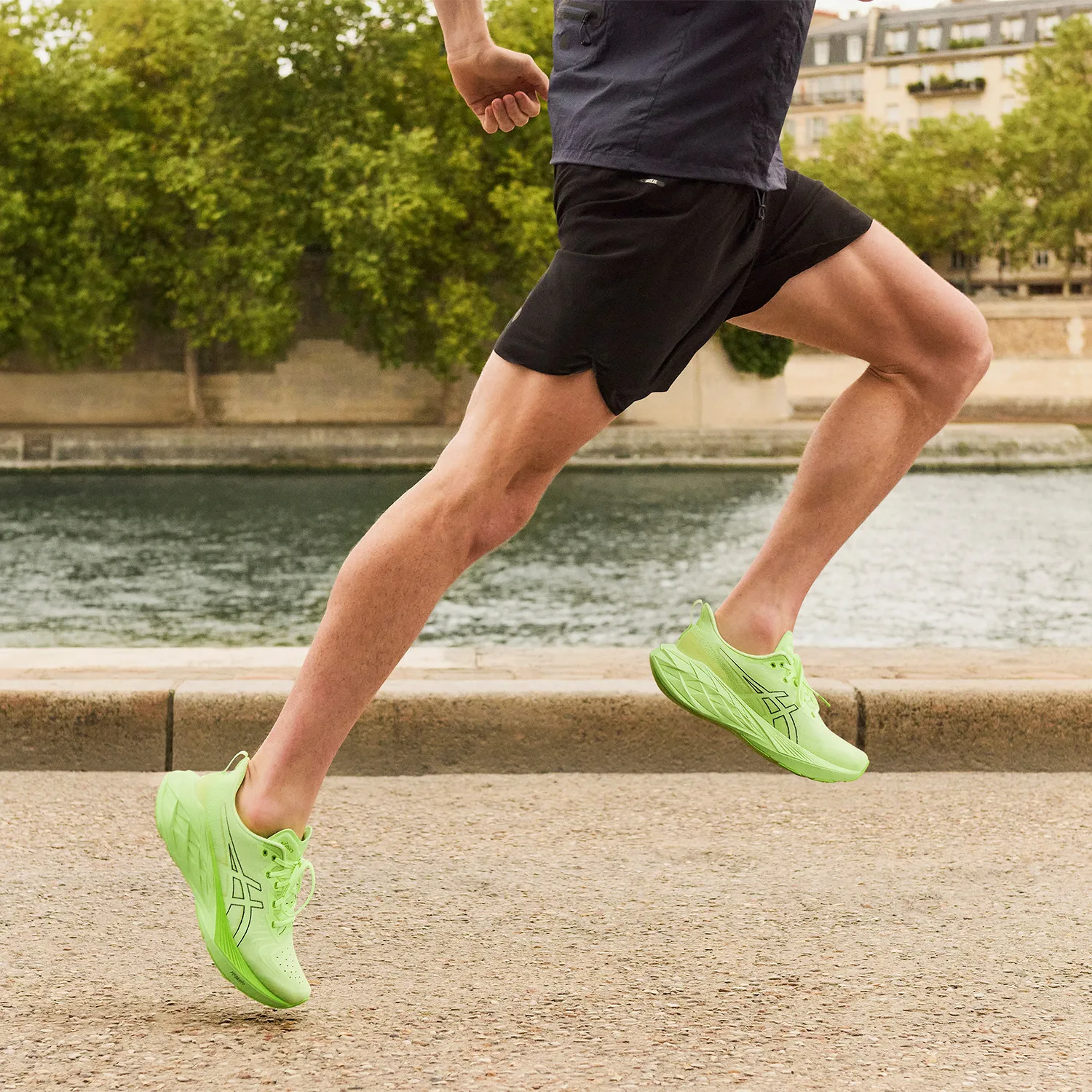 Asics Novablast 4 - Illuminate Green/Lime Burst.