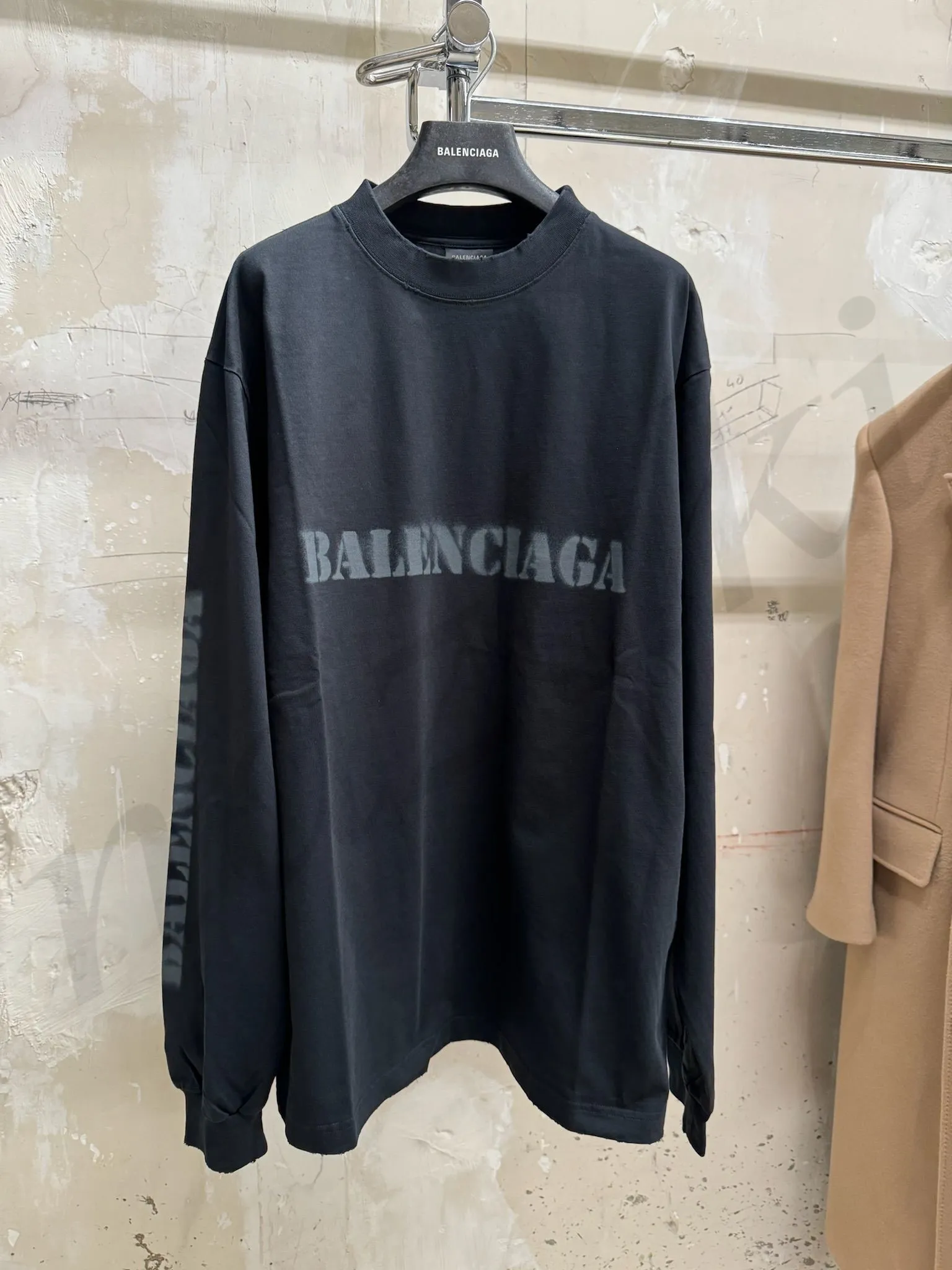 Balenciaga exclusive logo luxury t-shirts with FX advantage.