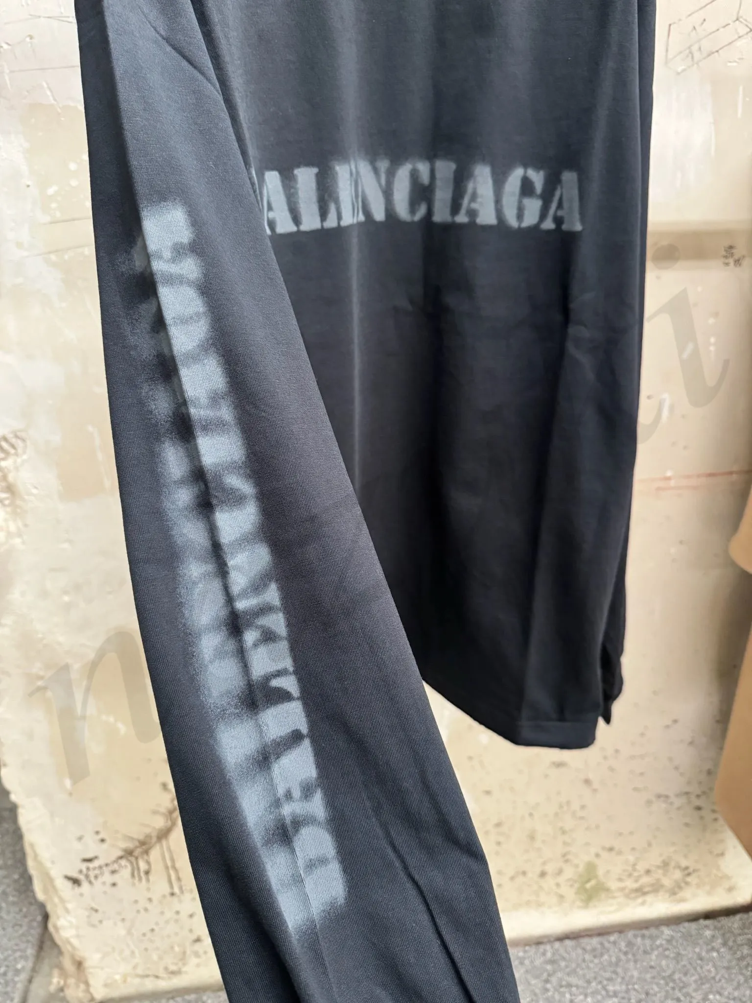 Balenciaga exclusive logo luxury t-shirts with FX advantage.