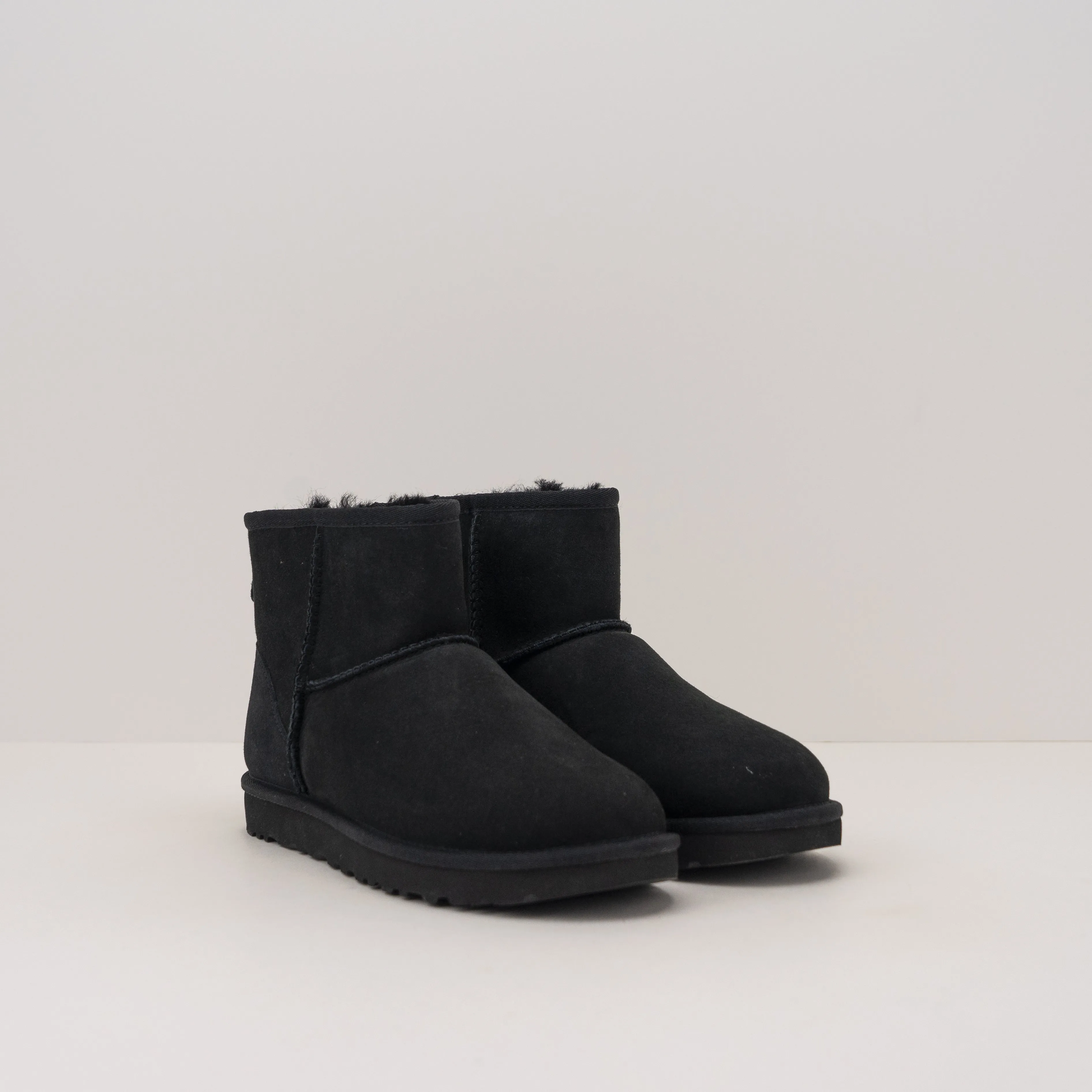 BOTA - UGG - 1016222 CLASSIC MINI II BLACK