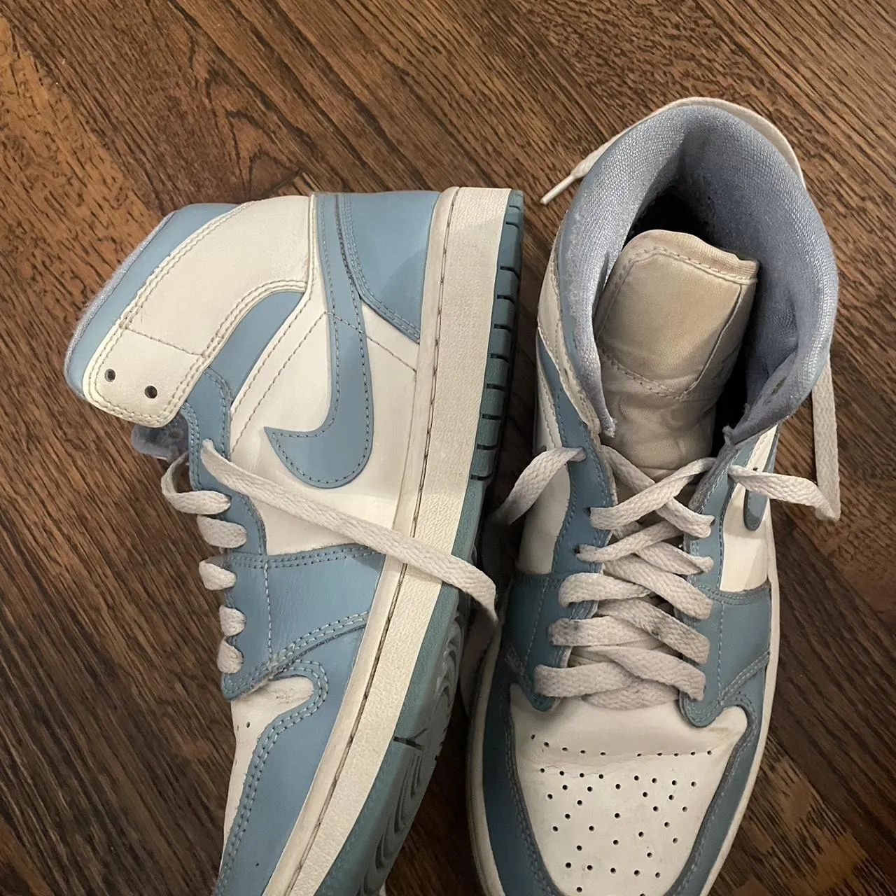 Jordan Women's Blue and White Trainers