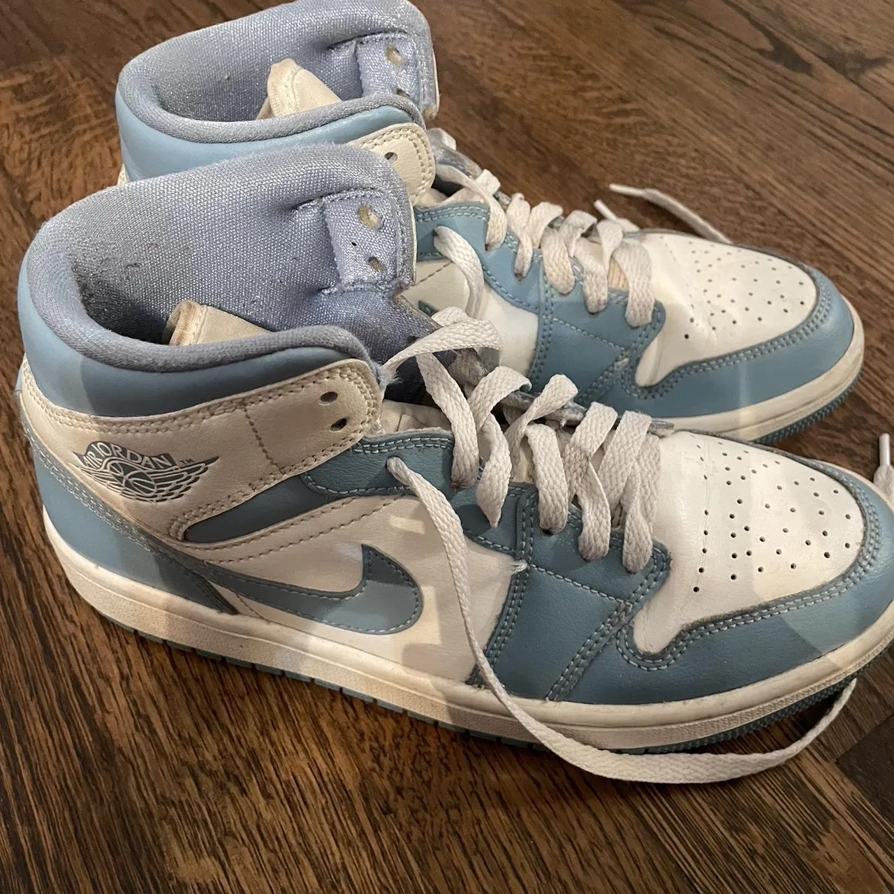 Jordan Women's Blue and White Trainers