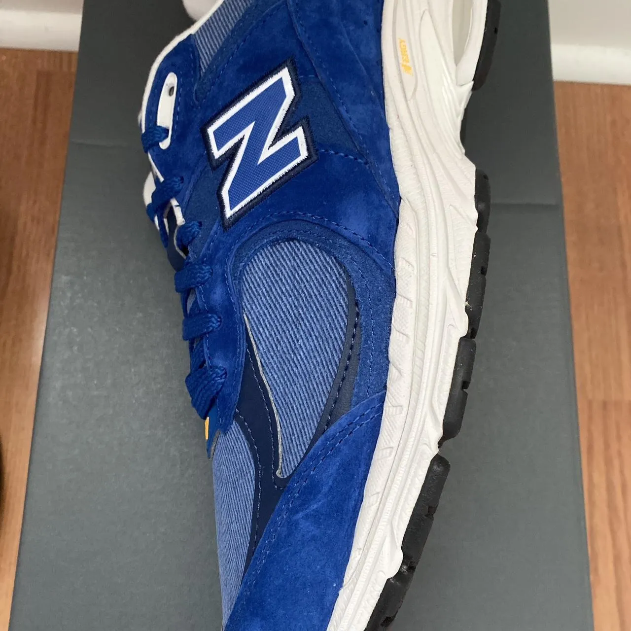 New Balance Men's Blue and White Trainers