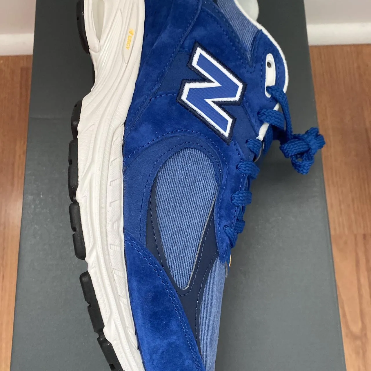 New Balance Men's Blue and White Trainers