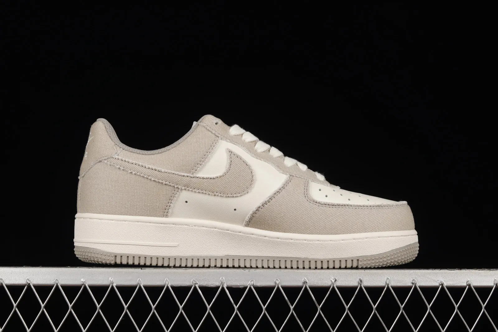 Nike Air Force 1 07 Low Beige Grey White BQ5806-328