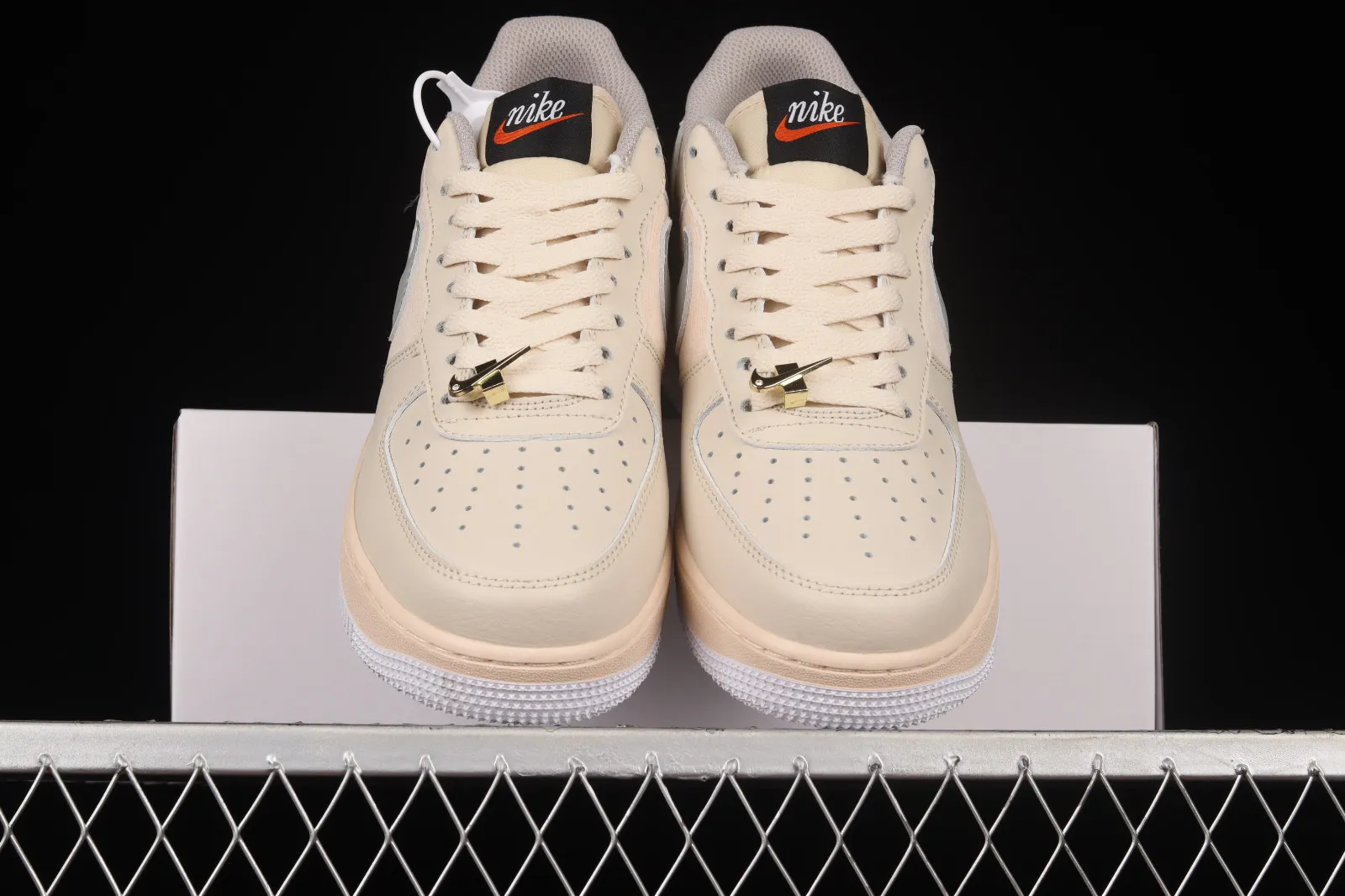 Nike Air Force 1 07 Low White Yellow Grey Metallic Gold DJ7015-991