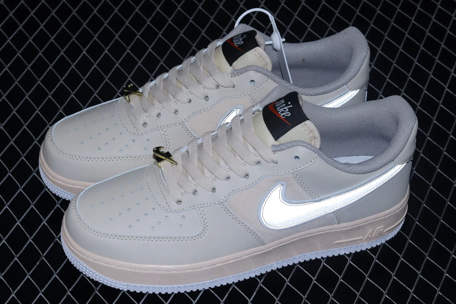 Nike Air Force 1 07 Low White Yellow Grey Metallic Gold DJ7015-991