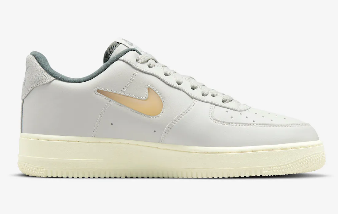 Nike Air Force 1 07 LX Light Bone Pale Vanilla Tumbled Grey DC8894-001