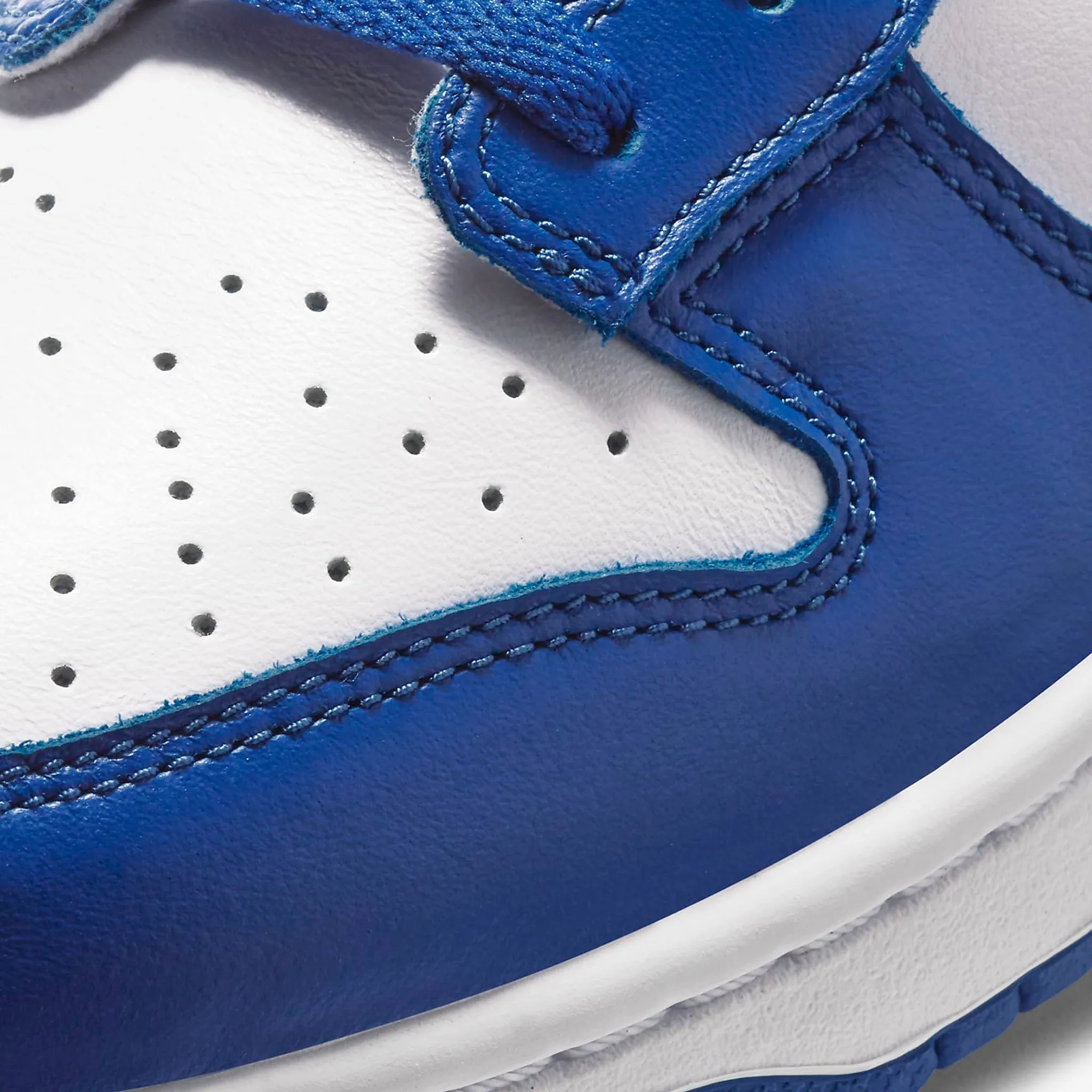 Nike Dunk Low Kentucky (2020) release date, price, and where to buy.