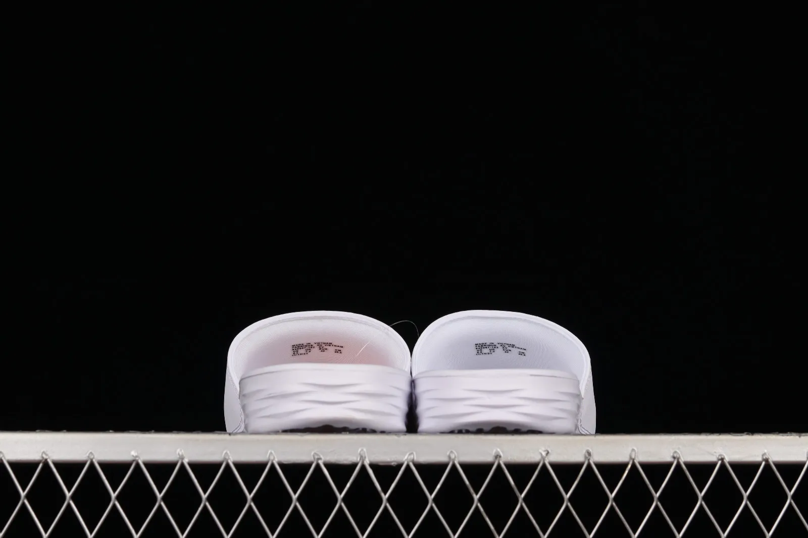 Nike SB Benassi Slide White Blue 840067-102