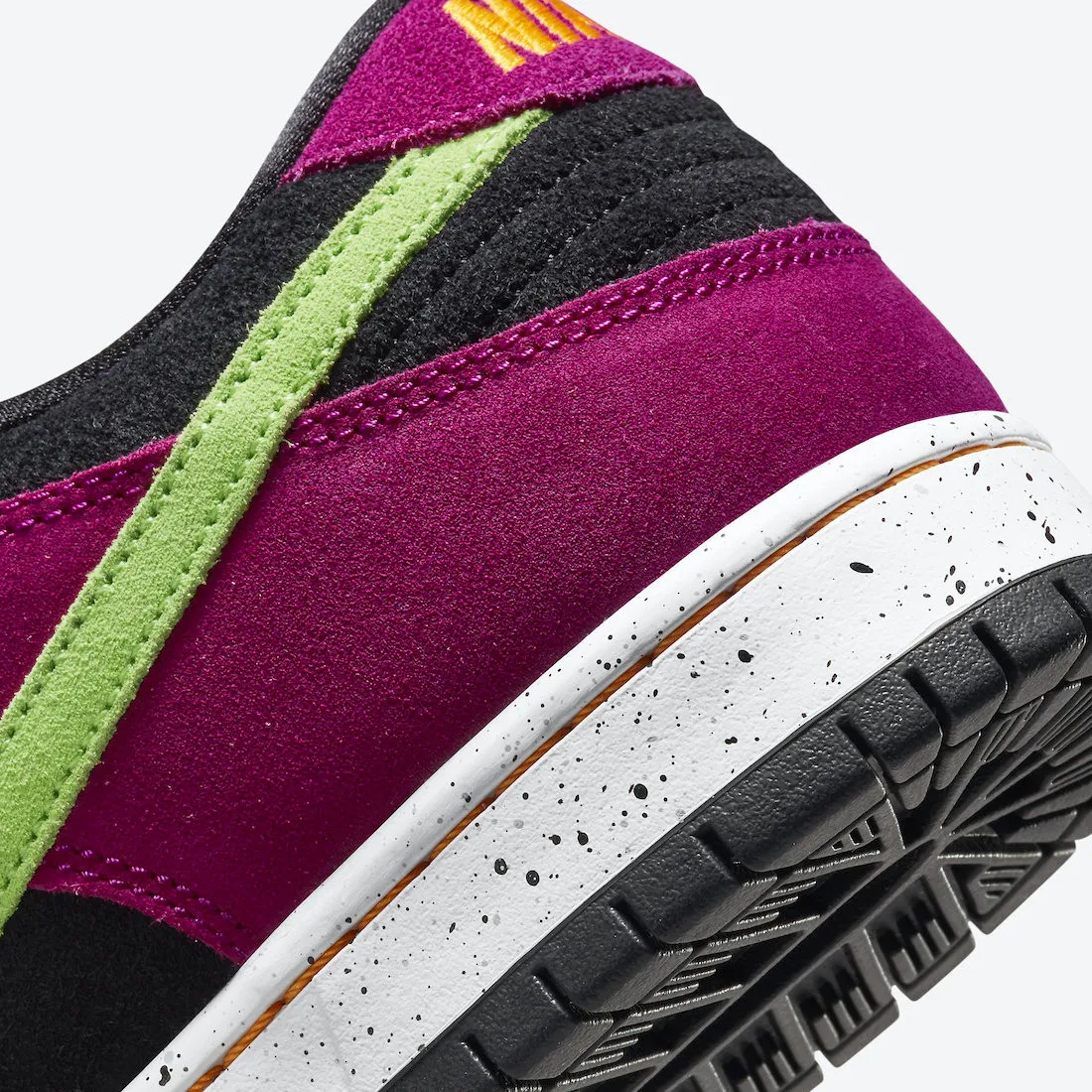 Nike SB Dunk Low Pro ACG Terra Red Plum Black Taxi Citron BQ6817-501