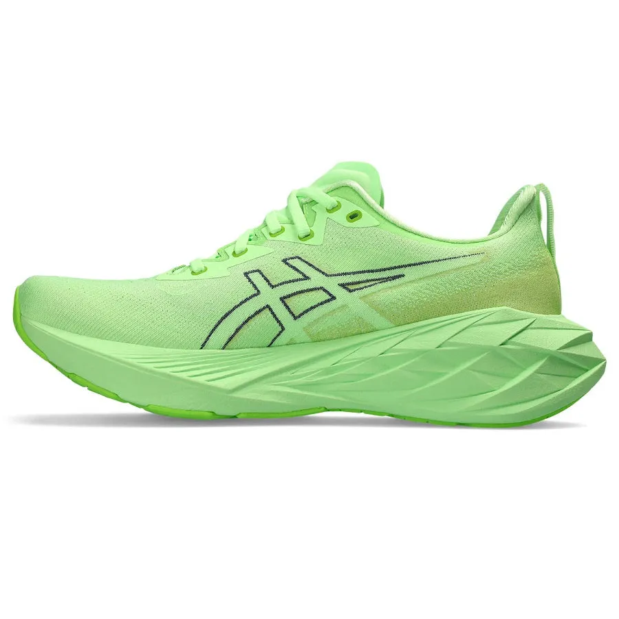 Novablast 4 Fluorescente Asics sneakers.