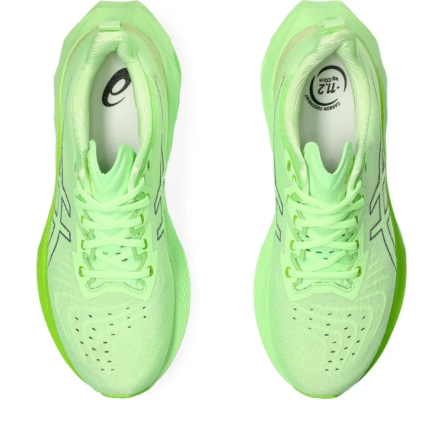 Novablast 4 Fluorescente Asics sneakers.