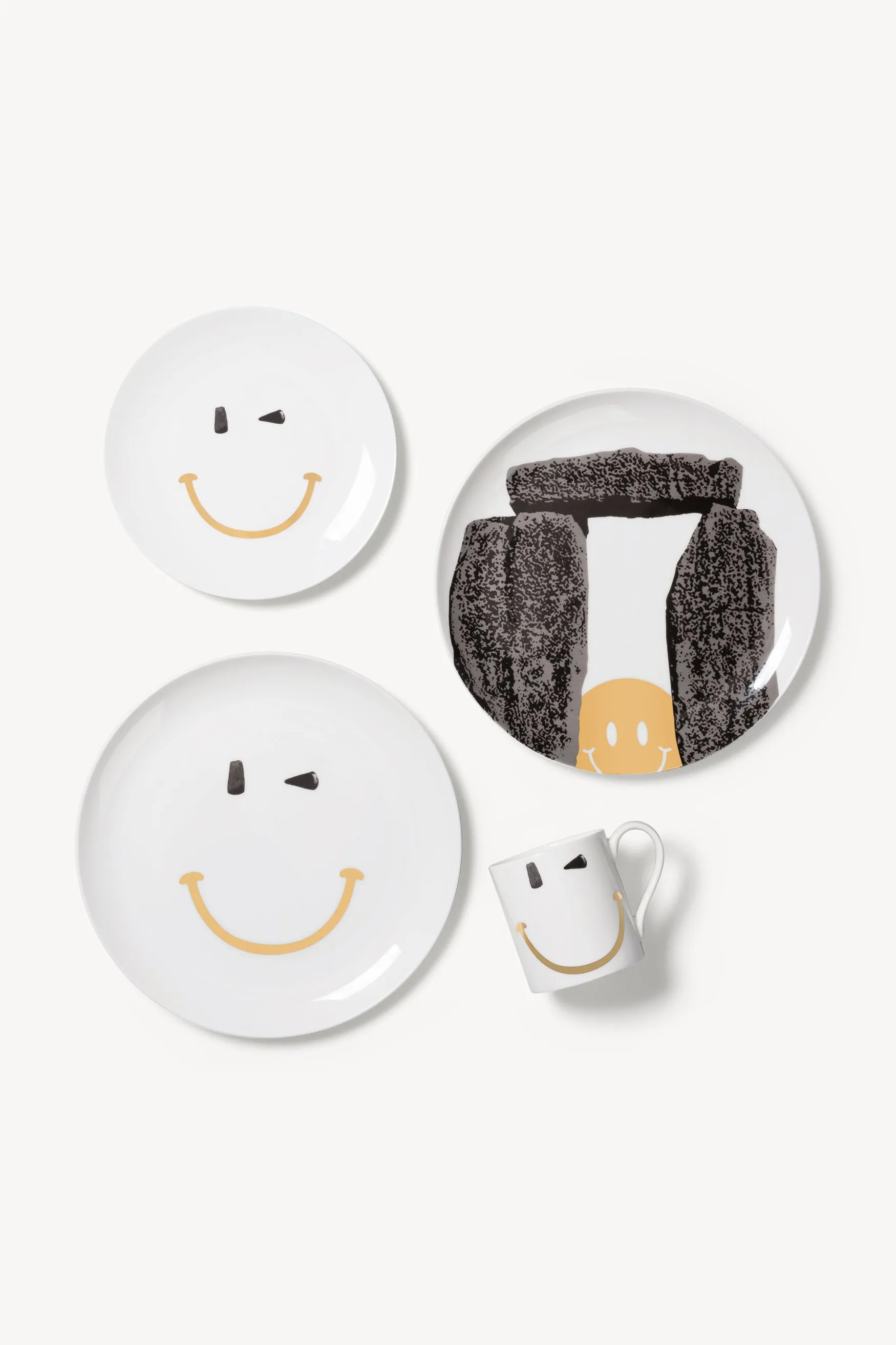 Stonehenge Plate Large with Smiley - Results page