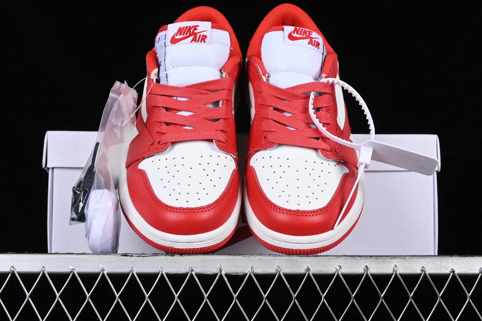 Travis Scott x Air Jordan 1 Low OG Red White Black DM7890-103